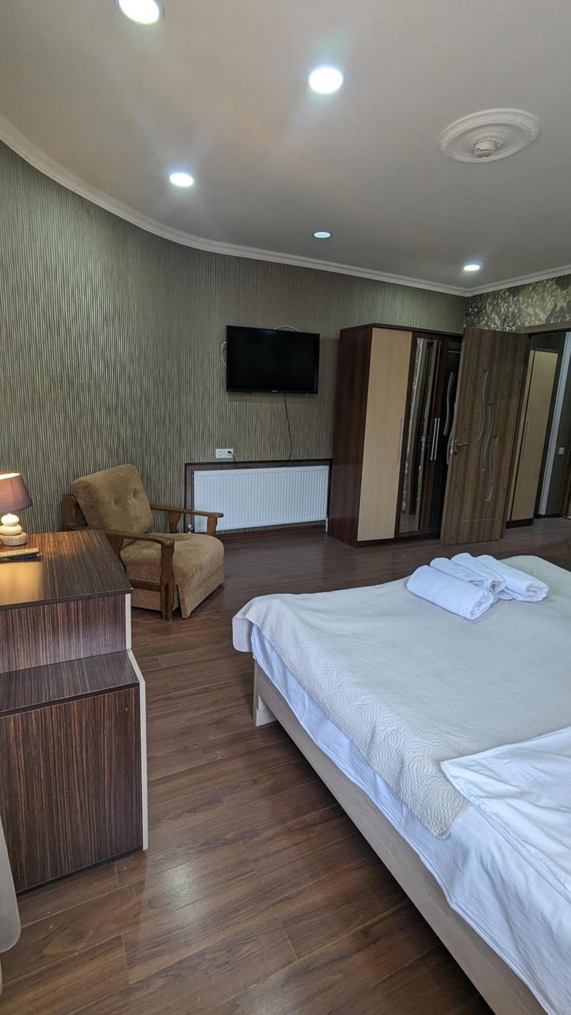 Dkd-Bridge Hotel Tbilisi Exterior photo