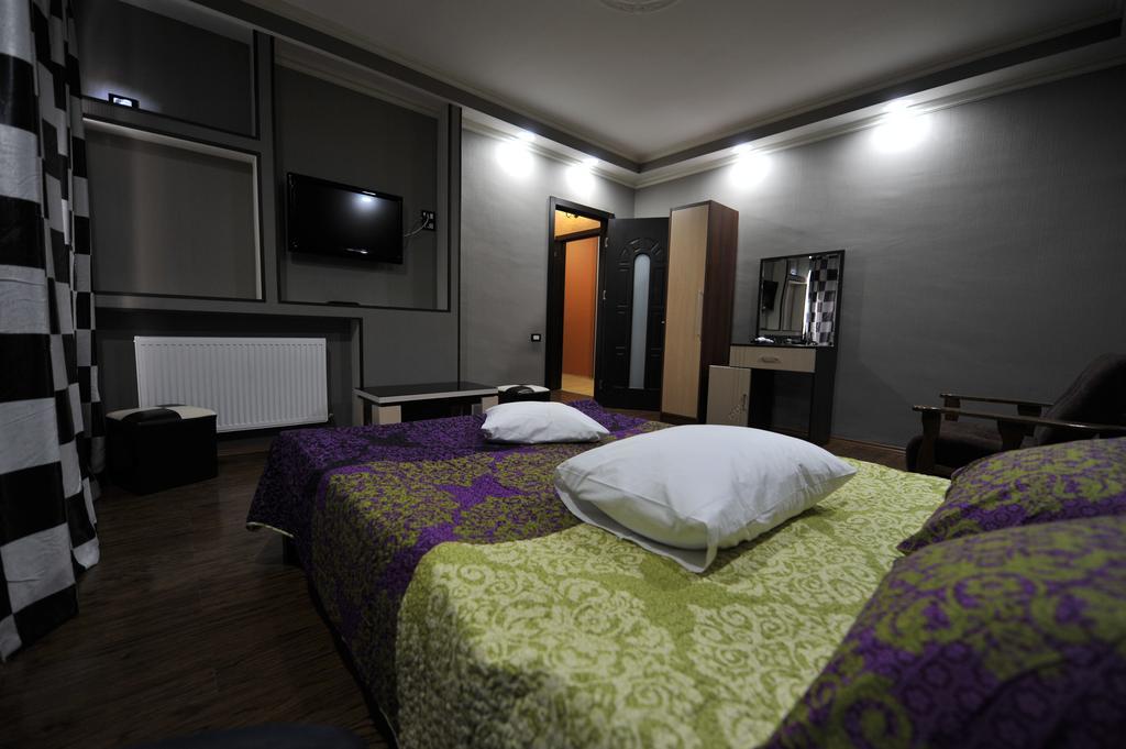 Dkd-Bridge Hotel Tbilisi Exterior photo